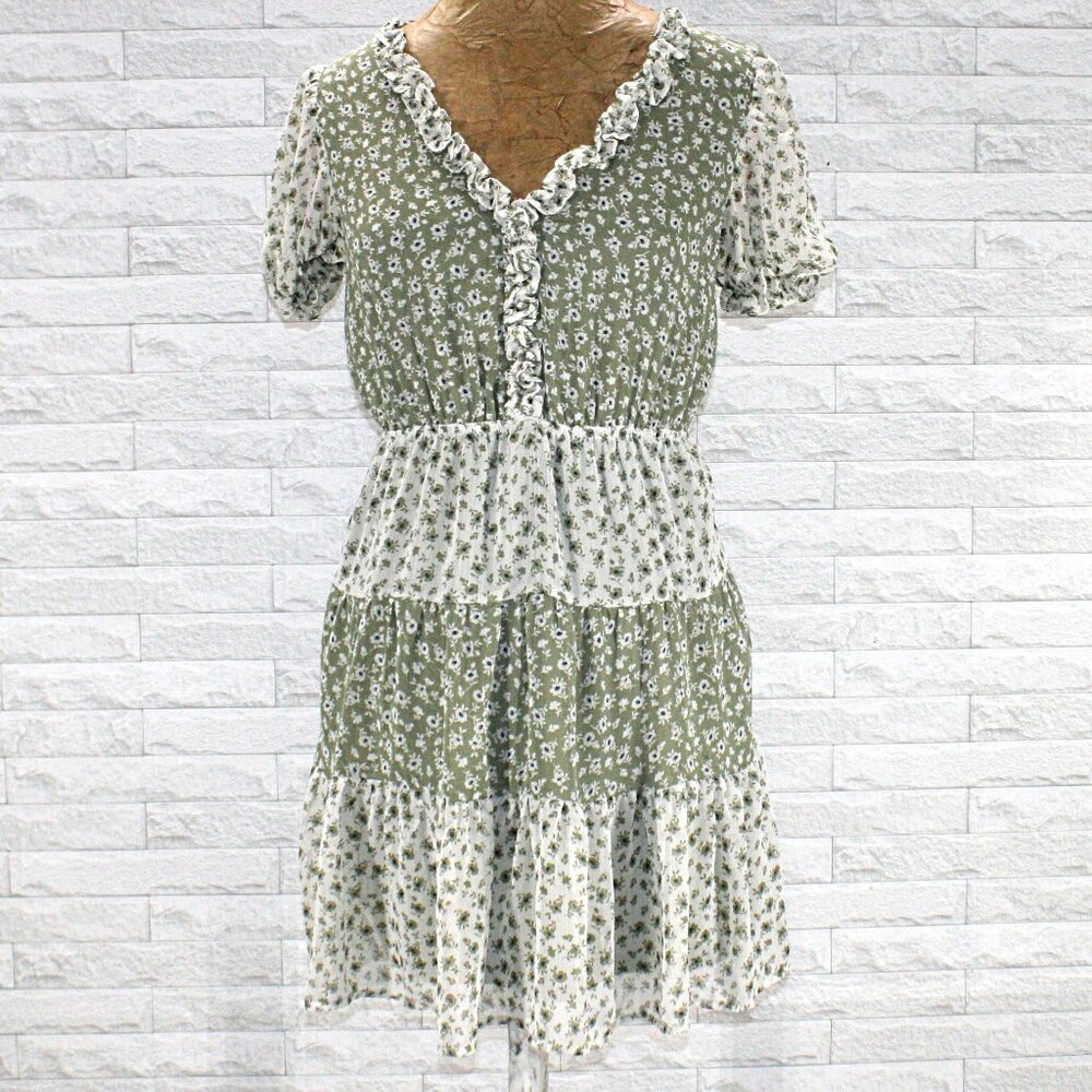 E & M Dress Babydoll Green Daisy Floral Mini Coastal Cowgirl Puff Sleeve Pastel
